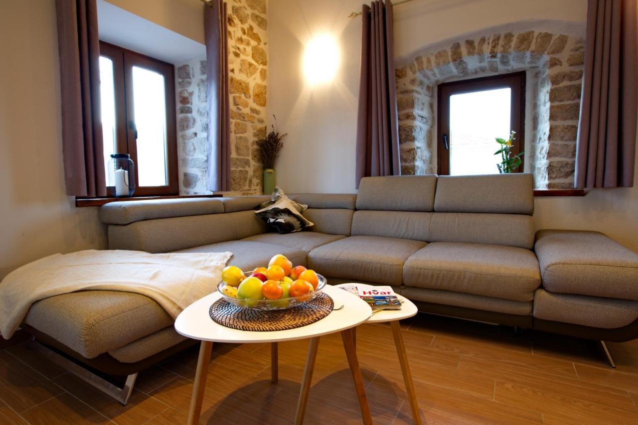 Apartments With A Parking Space Jelsa, Hvar - 8713 Jelsa  Exterior foto